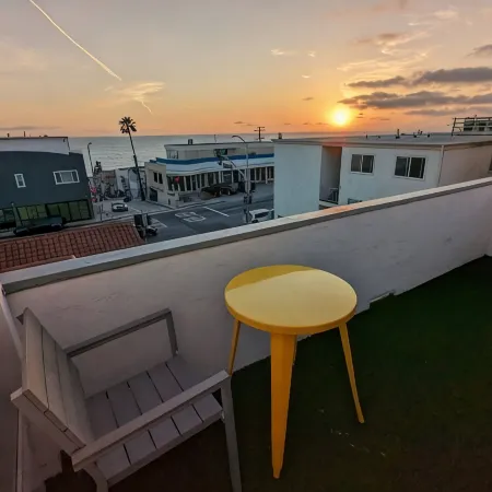 Luxury Beachside Gem + Walk to Beach + Ocean Views