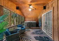 Northwoods Ln Cabin in Clear Creek by Tranquility Retreats