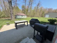 Cozy Secluded Estate with a Private Pond - Easy Access and Pet Friendly
