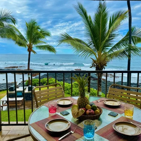 Leave Reality Behind: Kona's Ultimate Oceanfront Getaway with Top Superhost Care