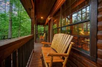 Couples/Family Cabin/Fire Pit/4 Fireplaces/Hot Tub/Horseshoes Pit/Grill/Swings - Chalets