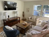 Pool house - heated pool in heart of Melbourne, minutes to beach