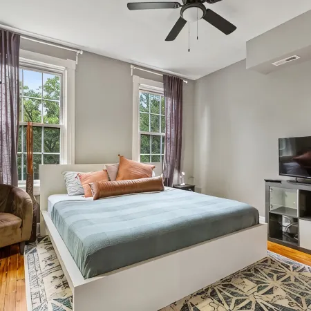 Pristine Townhouse With Rooftop Deck Near Canton!
