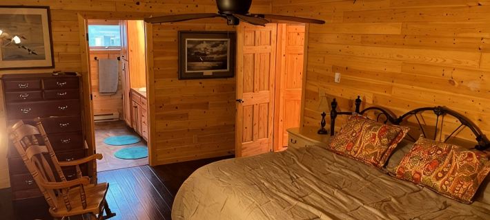 Beautiful Lakefront Property with Guesthouse Hotels in Aitkin County