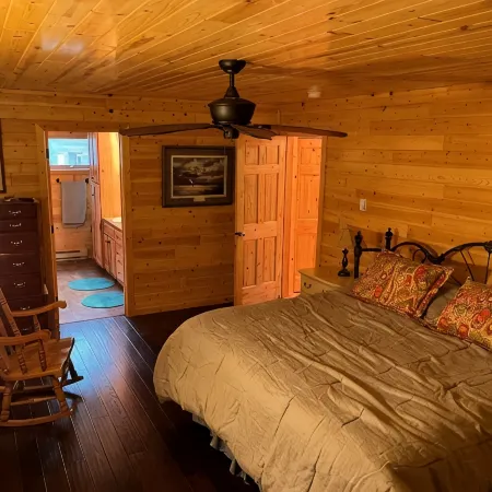 Beautiful Lakefront Property with Guesthouse