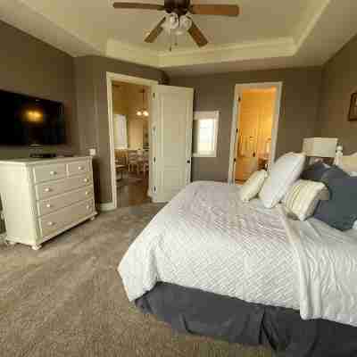 Luxury Penthouse near Silver Dollar City Rooms