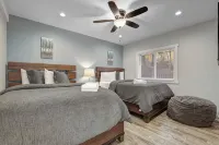 New Modern Luxury Lakeview Haven: Lake Access,HotTub, Game Room, FirePits, Ski - Gym
