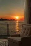 Royal Blue Hotel - Romantic