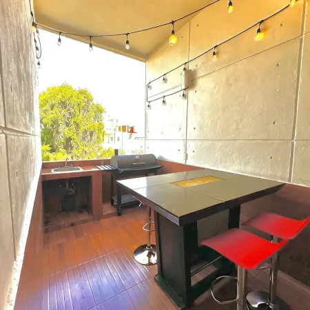 Art & Design Loft, 2 PRIVATE JACUZZIS, POOL, TERRACE AND GRILL!