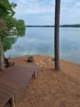Quiet ReflectionsSpacious 5-BR house with Outstanding Views, Hot Tub Sleeps 14 - 4-Star