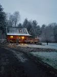 Cozy Cabin by the Slopes - Minutes to the Wisp & Lake! Fire Pit - Hot Tub - Pool - 2つ星