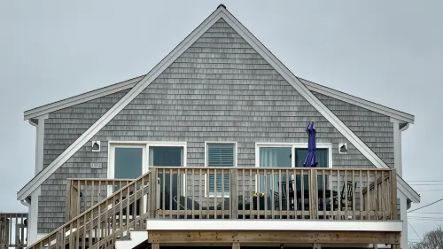 Spacious; 1 bed 1 bath quiet oasis - 4-Star
