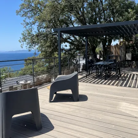 Luxury Bungalow/Mobile Home with Ocean View on the Ile d'Or, Saint-Raphaël—Accommodates 4 People