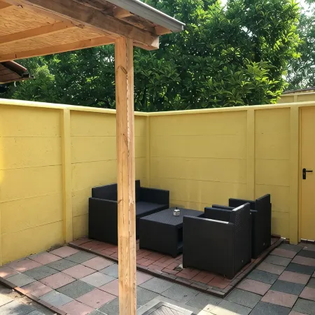 Ferienhaus für 6-8 Personen - Zentral und Sehr Geräumig mit Überdachter Terrasse