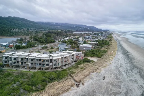 Unforgettable Oceanfront View! Steps to the Sand! Rockaway 2BR Condo! Beachfront - 4 stjerner