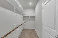 Spacious 4 Bd Home w KING Bed -  Privatzimmer