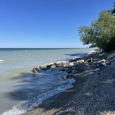 The charming Glenn Cottage! Walk to Lake Michigan!