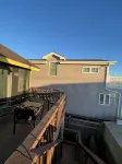 Newly Renovated 4BR 2BA Ocean Block Bay View Ship Bottom Home Central Location