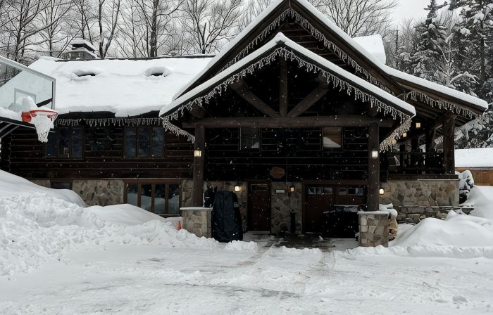 Kresge Luxurious Grand Cabin at Stratton and Bromley Mountains.