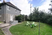 Charming Carnegie Cottage 15 Minutes from Airport & Downtown