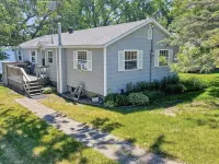 Beautiful Lake Sallie Views, Newly Updated Barbara Beach Lake Home - Boutique