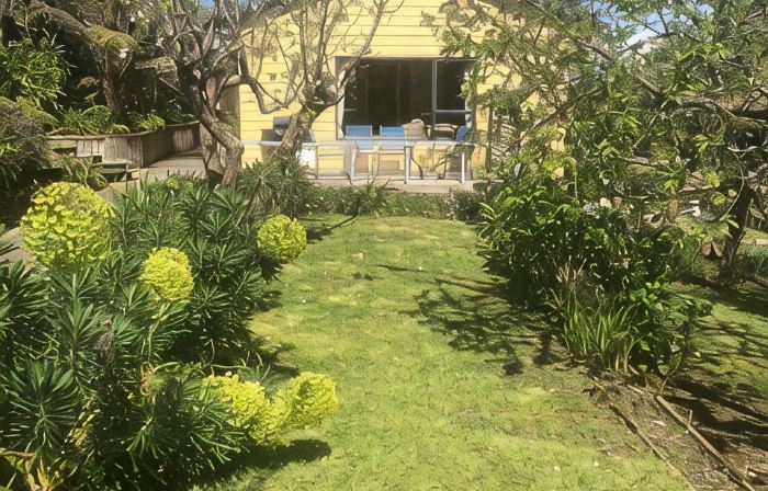 Kereru Cottage- private self contained holiday cottage - Swimming Pool