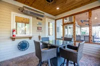 Luxury Retreat on Little Mo River, Fish From Private Docks, Kayaking, Serenity - Boutique