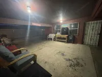 Pet Friendly, Private Bkyd 4 bedroom - balcony