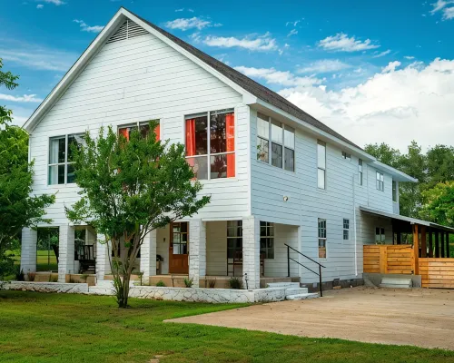 Hot Tub, Tree House, Speakeasy, Outdoor Games, Fire Pit, Arcade Games, Farm Stay Hotels in Somervell County