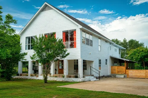 Hot Tub, Tree House, Speakeasy, Outdoor Games, Fire Pit, Arcade Games, Farm Stay