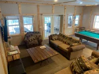 5 bedroom home in Paradise!!  4 miles from Tahquamenon Falls - Homestays