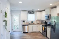 Serene Beautiful Townhouse ~ 5min from PNC Arena - Bungalows