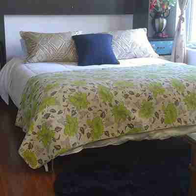 Attractive house perfectly located at crossing river, 10 min to Ottawa! Rooms
