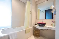 Scholars Hotel (Zhenjiang City Government Sports Exhibition Center)