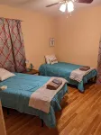 The Bird- Lovely 2 Bed Home in the Garden, Great Location - Homestays