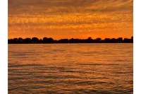 Waterfront Lake House, Kayaks and Large Yard - บังกะโล