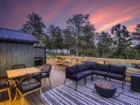 Stylish 2-bedroom Cabin with Breathtaking Mountain Views + Hot Tub Hotels in Bailey