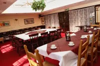 Savoy Country Inn - Breakfast