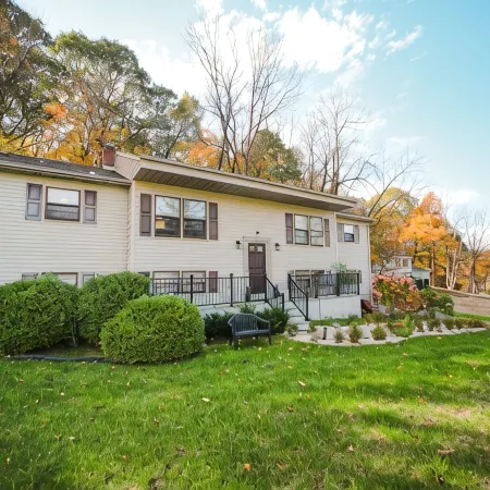 Only 10min away from Mountain Creek, beautiful spacious house with Mountain View