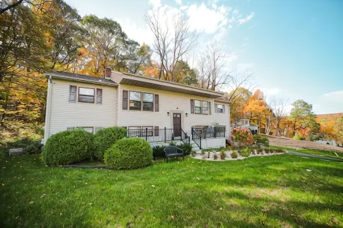 Only 10min away from Mountain Creek, beautiful spacious house with Mountain View