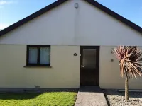 Large 3 bed bungalow set in Woodland grounds near Tamar lakes and local beaches - 2-Star