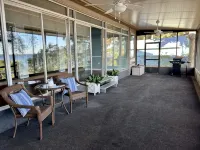 Life is better at the Lake Lakefront home that sleeps 13! - WiFi