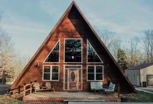15 minutes from Fort Leonard Wood-rustic A-frame nestled on 5 acres