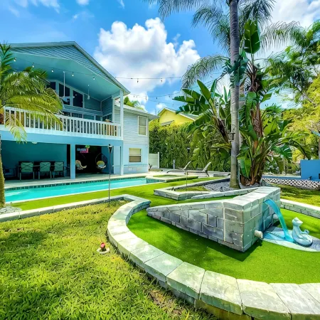 Amenity Paradise! Theater, Game-room, Mini Golf, Outdoor Bowling & Hot Tub!