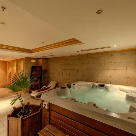 CONTINENTAL PLAZA BEACH RESORT by IHG
