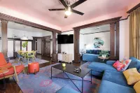 Updated 3Br /1B Victorian Hous Close to NYC• Parking Avail• Pets Welcome - 3-Star