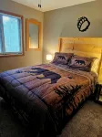 Beautiful 4+ Bedroom Home on Deer Mountain. Hot Tub/ Wifi. Ample Parking, Garage - Boutique