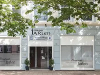 Pensjonat Jarlen Hotels near Sverresborg