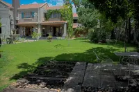 Tuscana Villa Guesthouse - Homestays