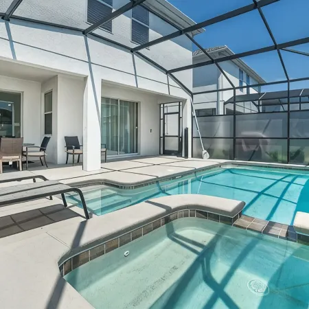 Private pool/Communal Facilities/themed bedrooms